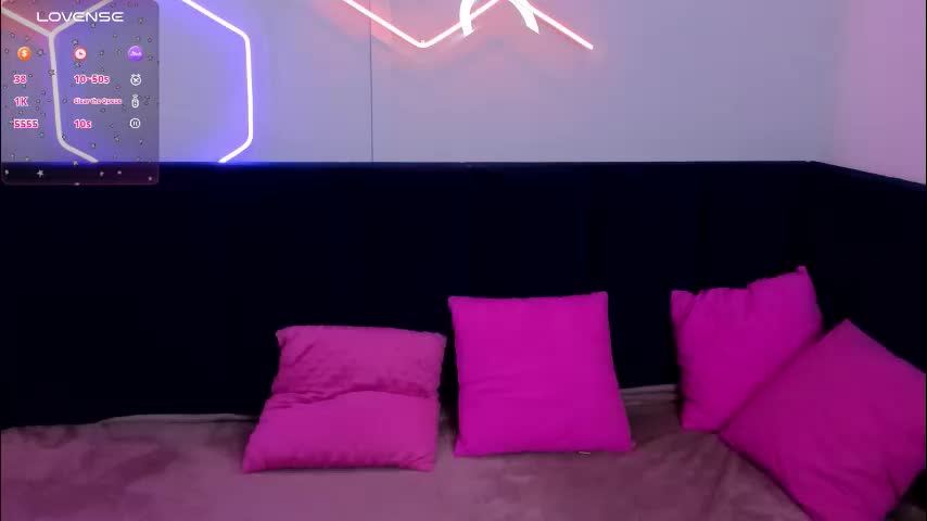 diana_garrett Live Sex December 13, 2025