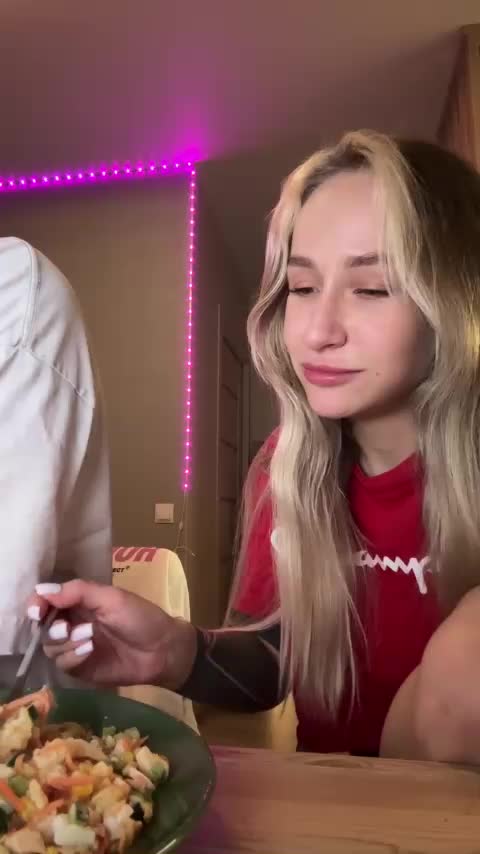 QueenKing Live Sex December 13, 2025