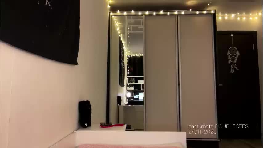 doublesees Live Sex November 25, 2025