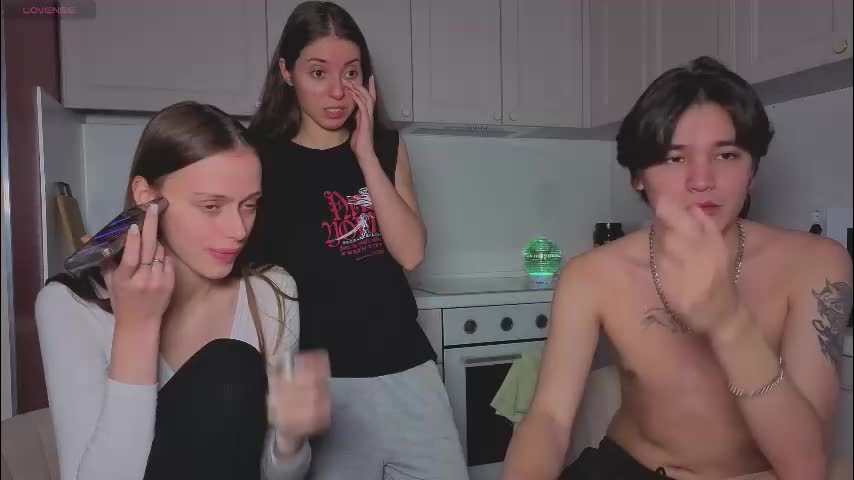 ihavepaws33 Live Sex December 13, 2025