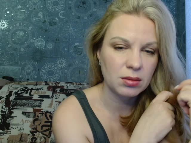 BlondeFox Live Sex November 25, 2025