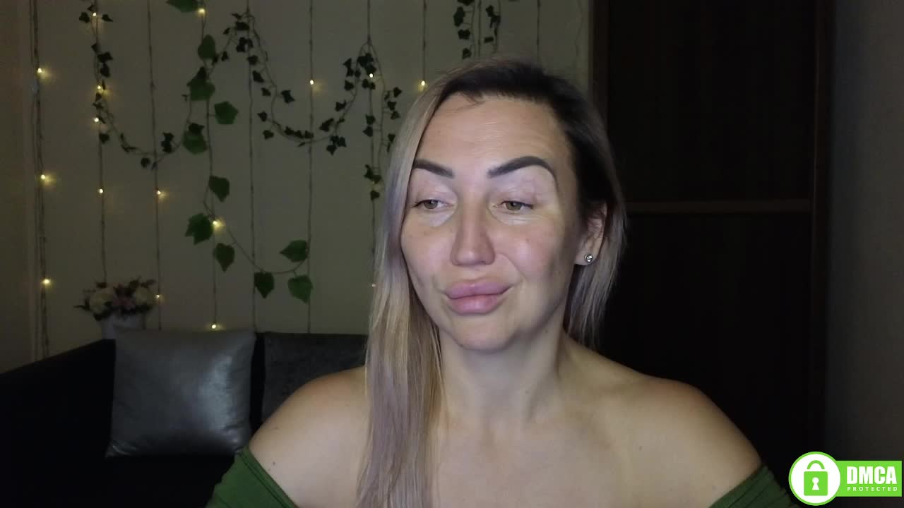 Jullyblondkiss Live Sex December 13, 2025