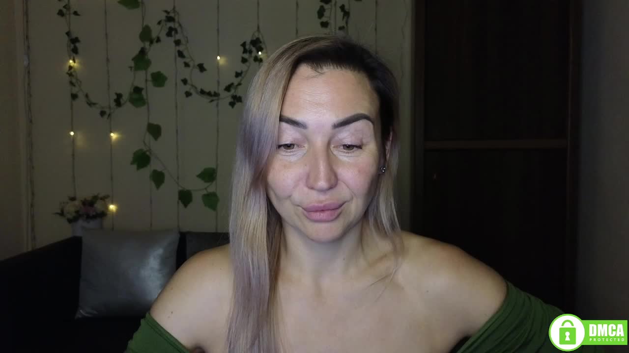 Jullyblondkiss Live Sex December 13, 2025