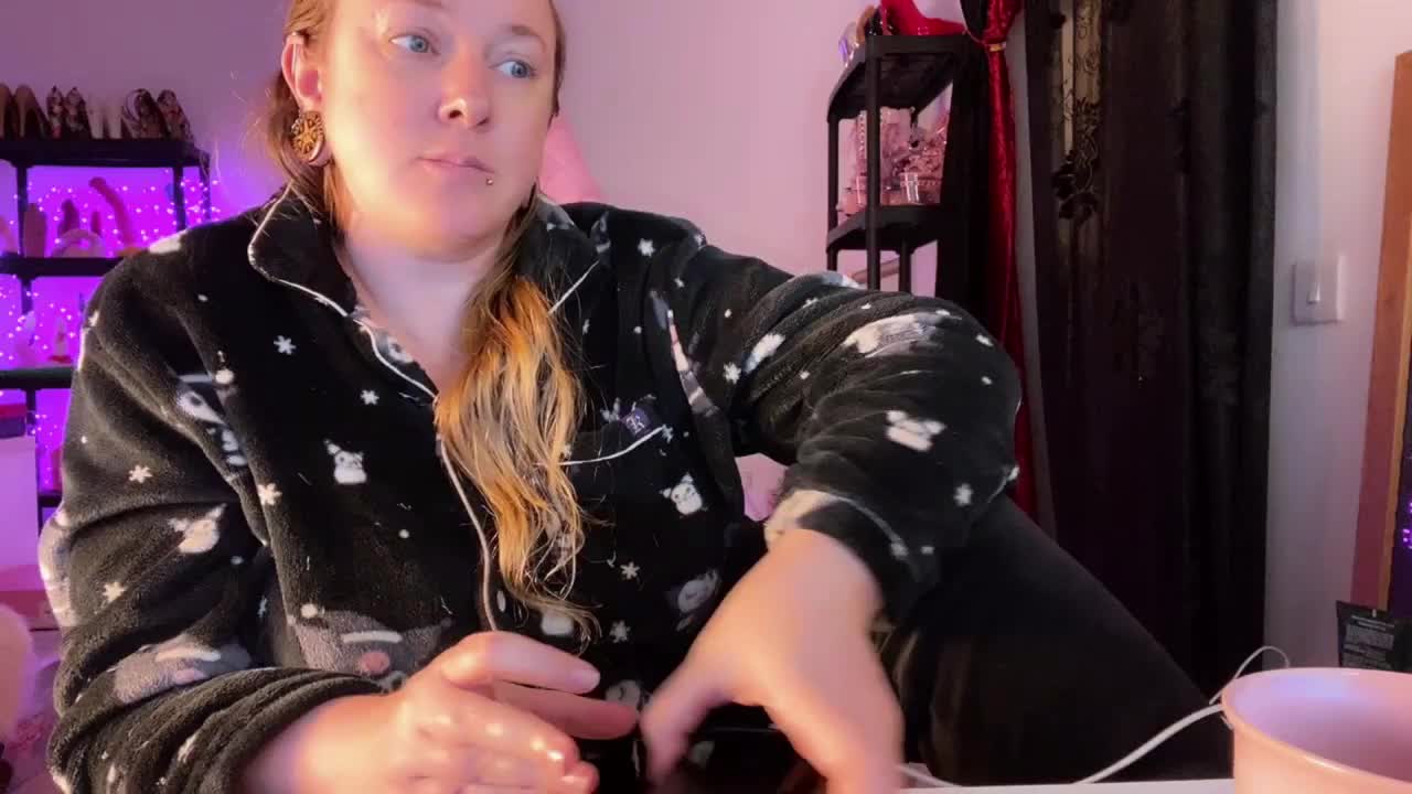 NylonQueen Live Sex December 13, 2025