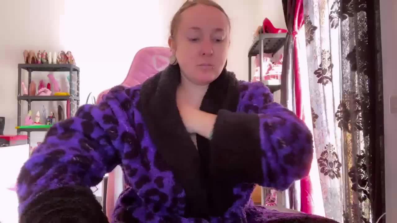 NylonQueen Live Sex December 13, 2025