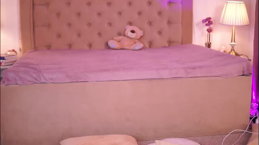 chloeobrilx Live Sex December 13, 2025