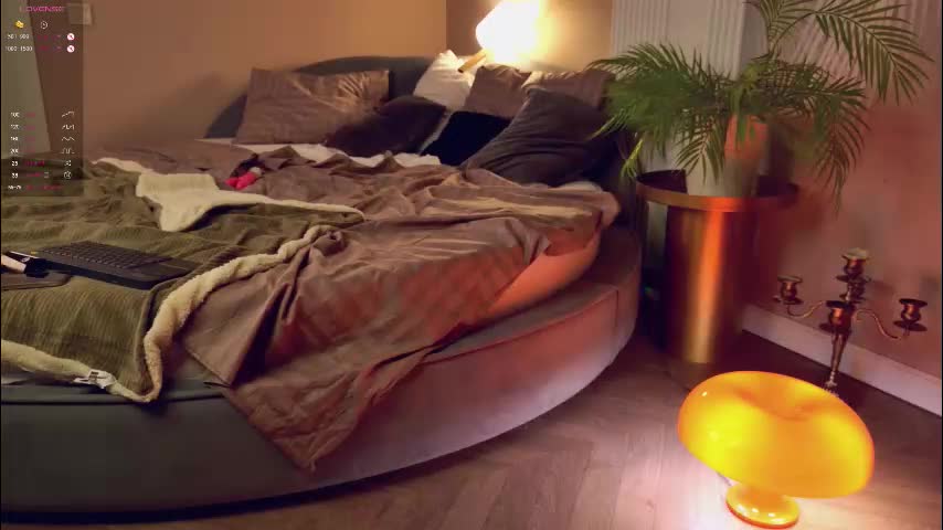 miley_smile Live Sex December 12, 2025