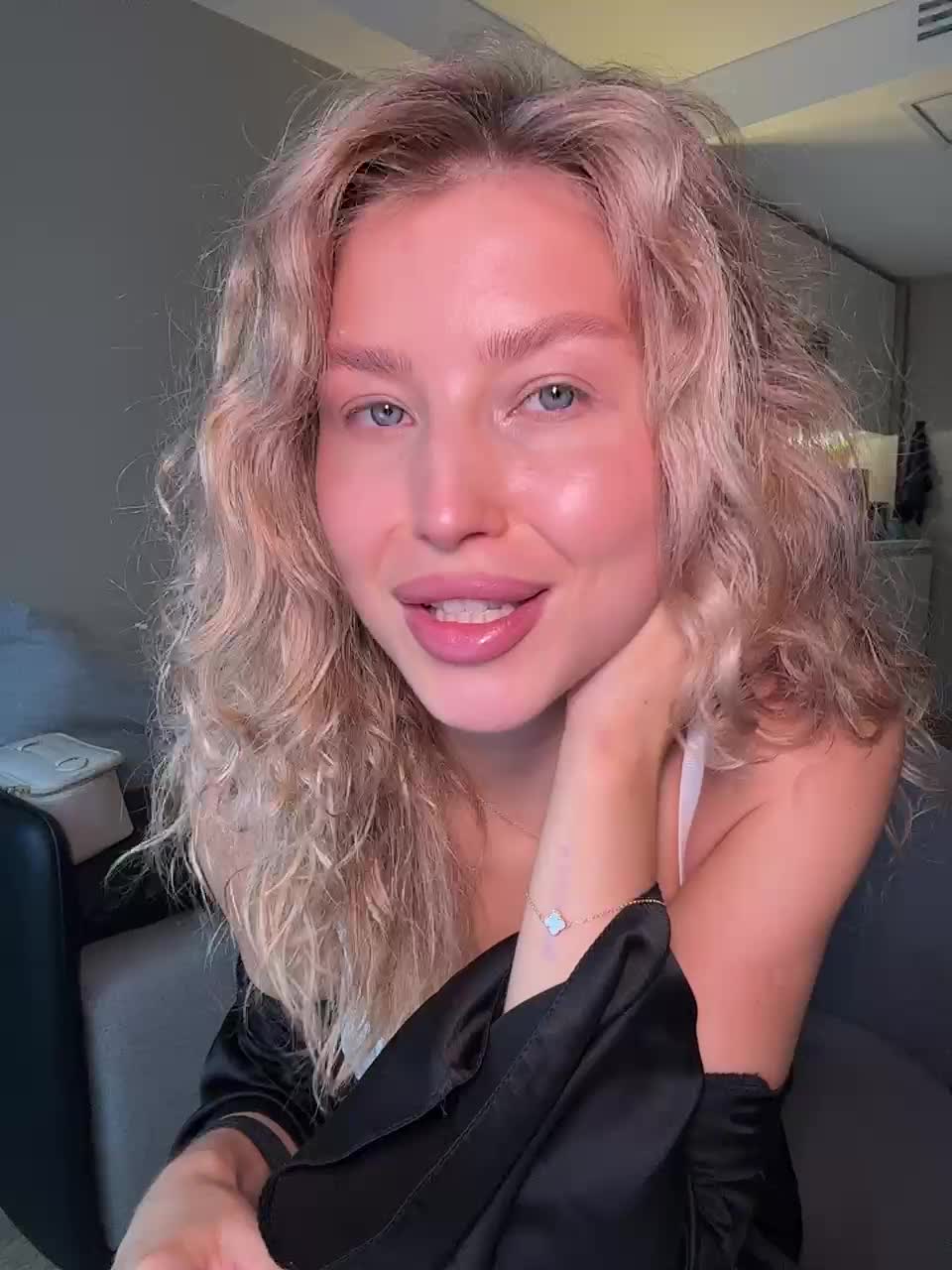 sweetpeach77 Live Sex December 13, 2025