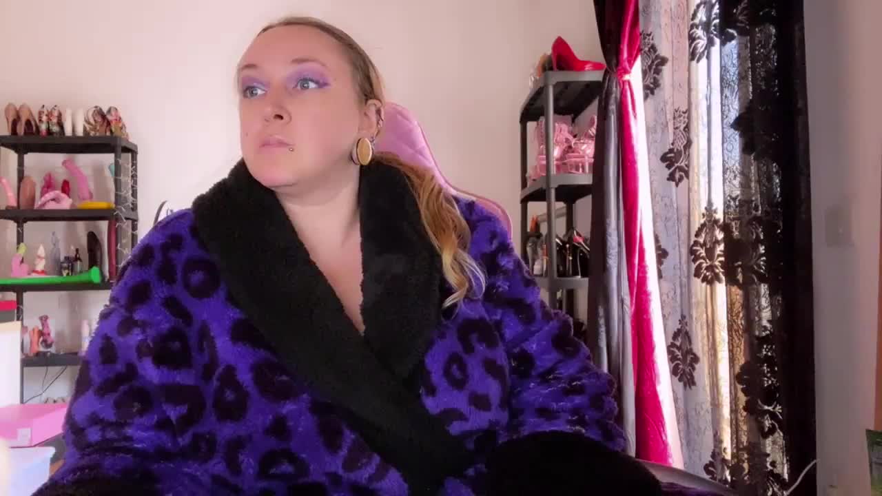 NylonQueen Live Sex December 13, 2025