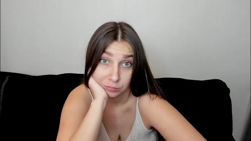 sinthiahug Live Sex December 13, 2025