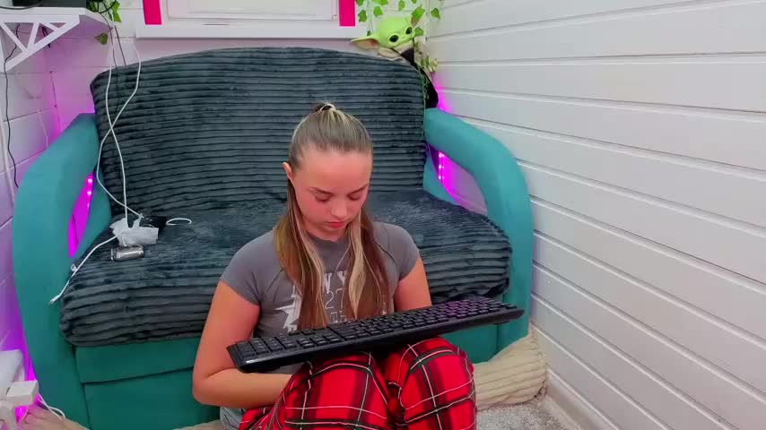 Misss_Vikk Live Sex December 13, 2025