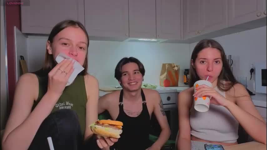 ihavepaws33 Live Sex December 13, 2025