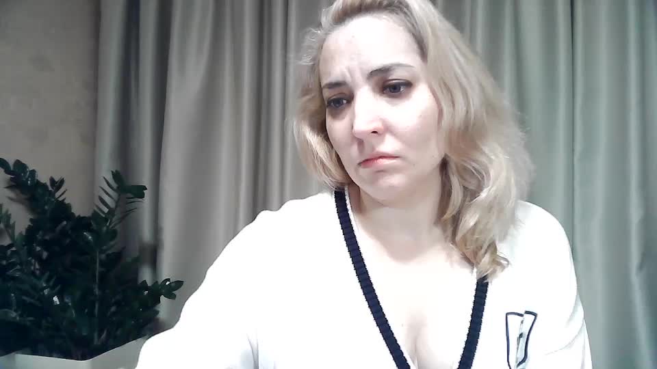 mariska-kiska Live Sex November 27, 2025