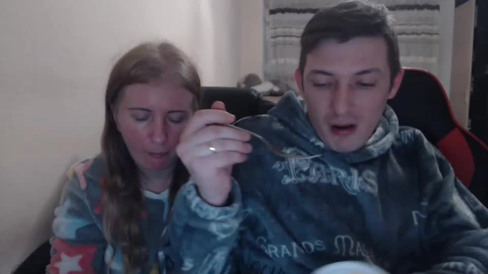 jenisandpeter Live Sex December 14, 2025