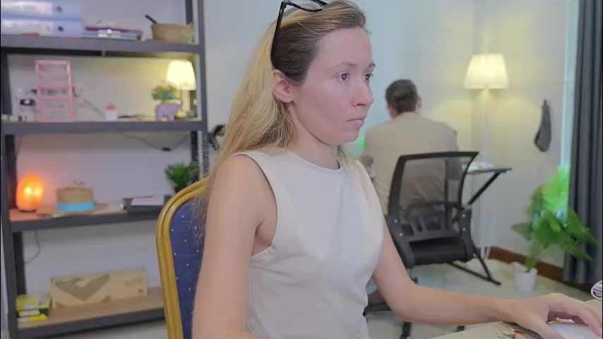 ellcrys Live Sex December 14, 2025