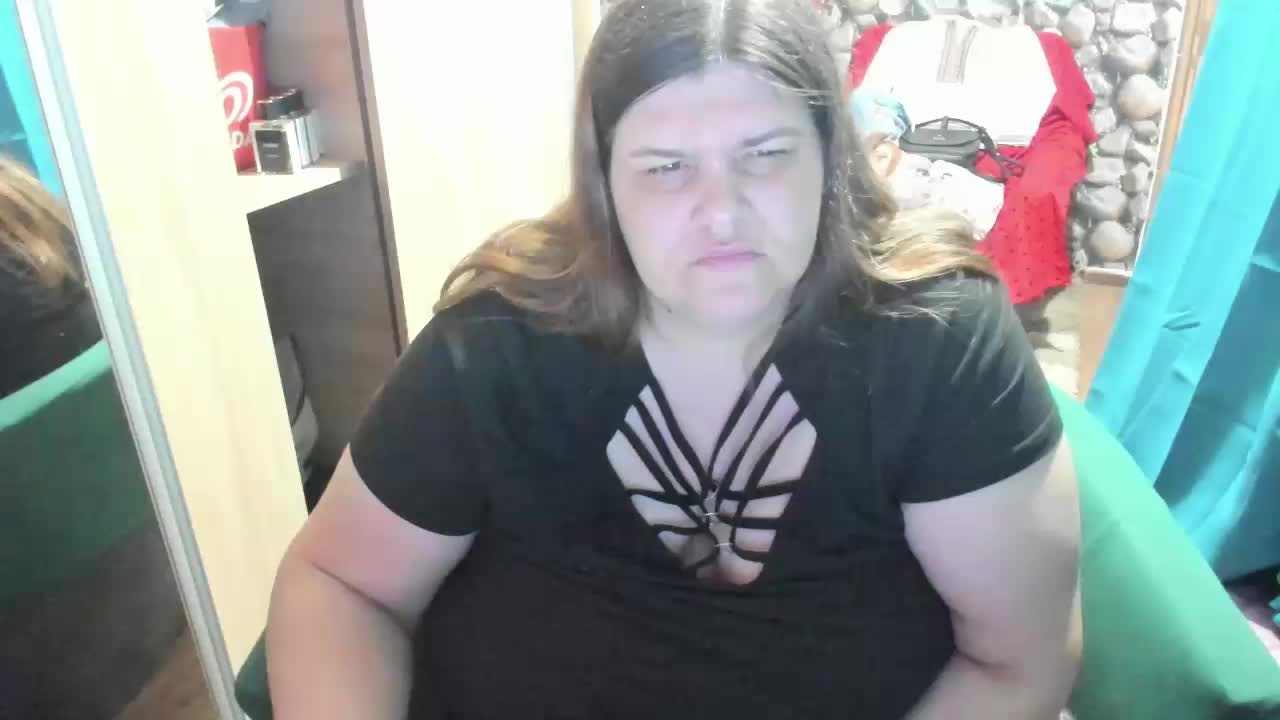 Ionysexylips69 Live Sex December 12, 2025