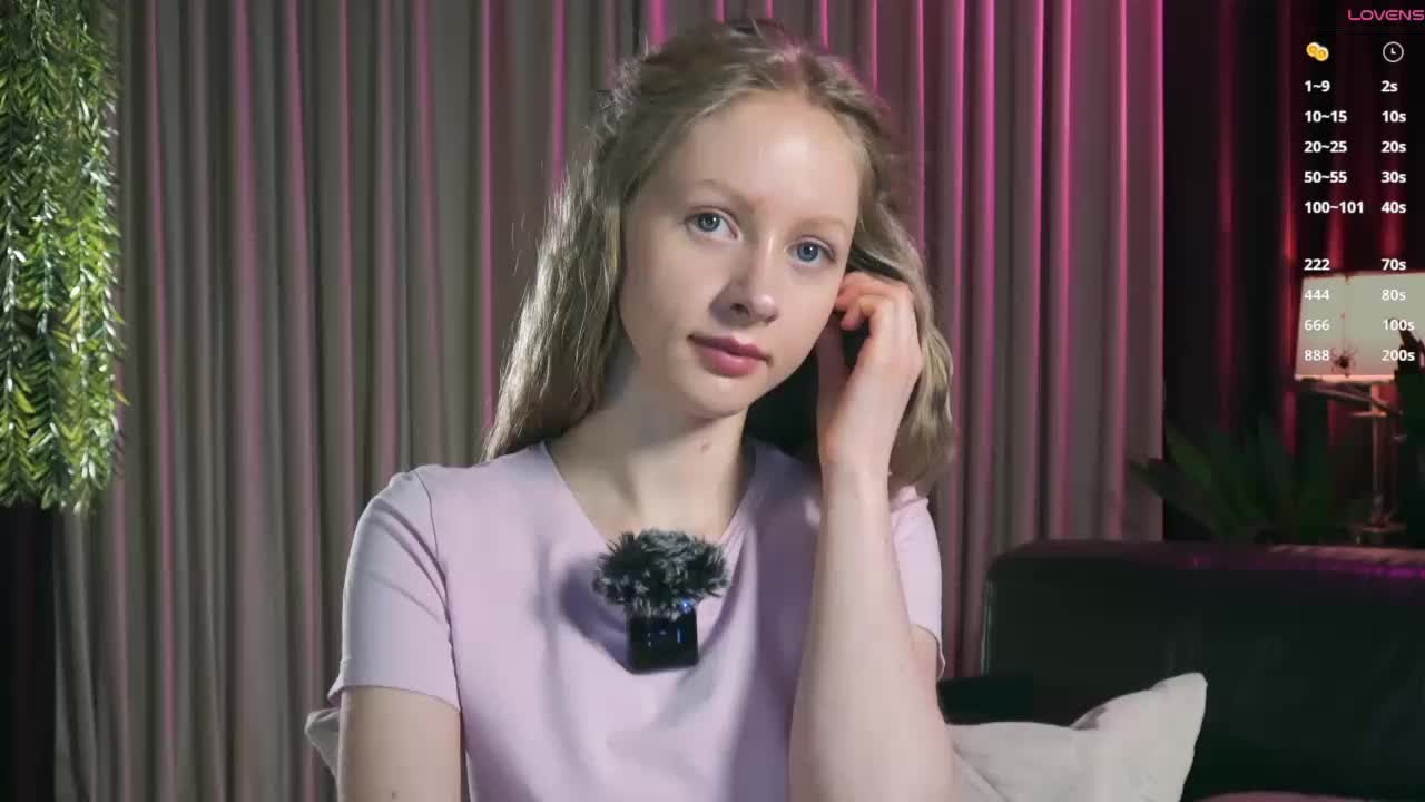 MiaVebes Live Sex December 13, 2025