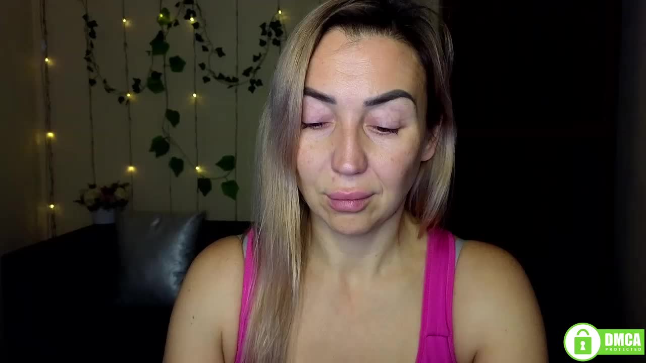 Jullyblondkiss Live Sex November 28, 2025