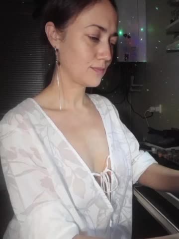 betruetoyourheart_2025-11-27_23-25-49_193 Live Sex December 14, 2025