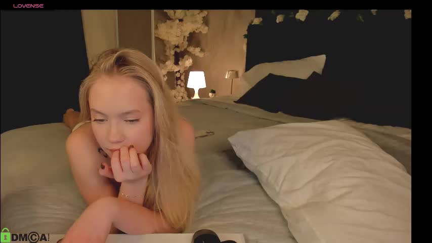 melanie_ryer Live Sex December 13, 2025