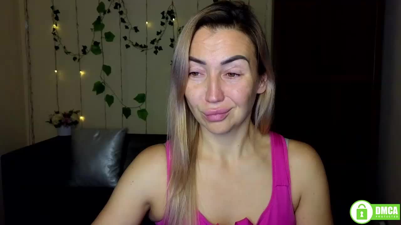 Jullyblondkiss Live Sex November 28, 2025