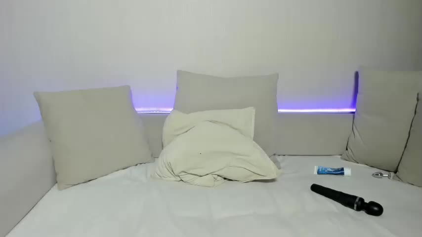 Mia-Callme Live Sex December 13, 2025