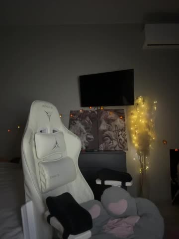 MiniNika Live Sex November 28, 2025