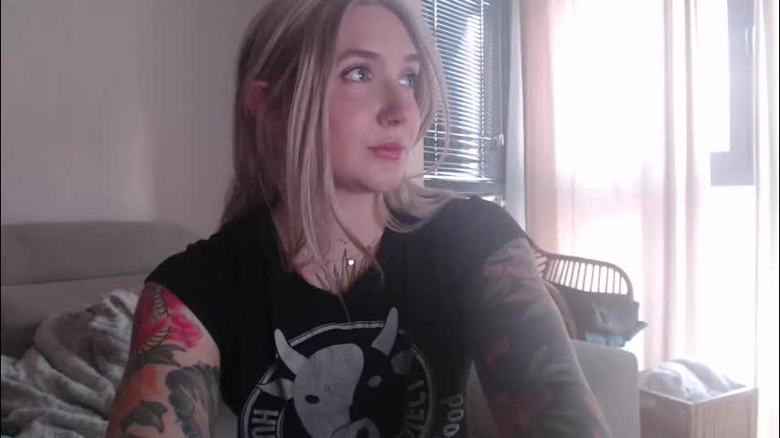 tattoobbgirl Live Sex December 13, 2025