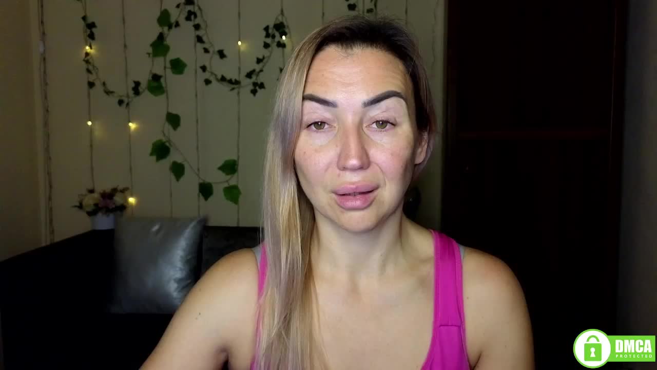 Jullyblondkiss Live Sex November 28, 2025