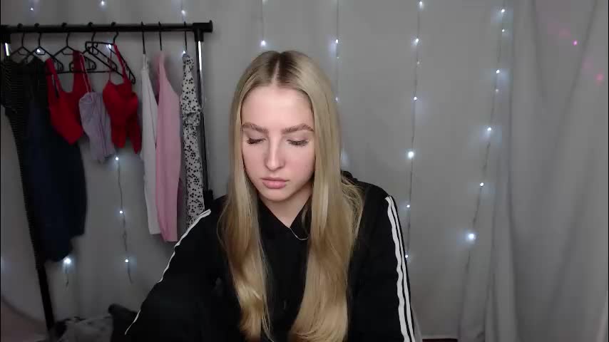 sweet_amelia03 Live Sex November 29, 2025