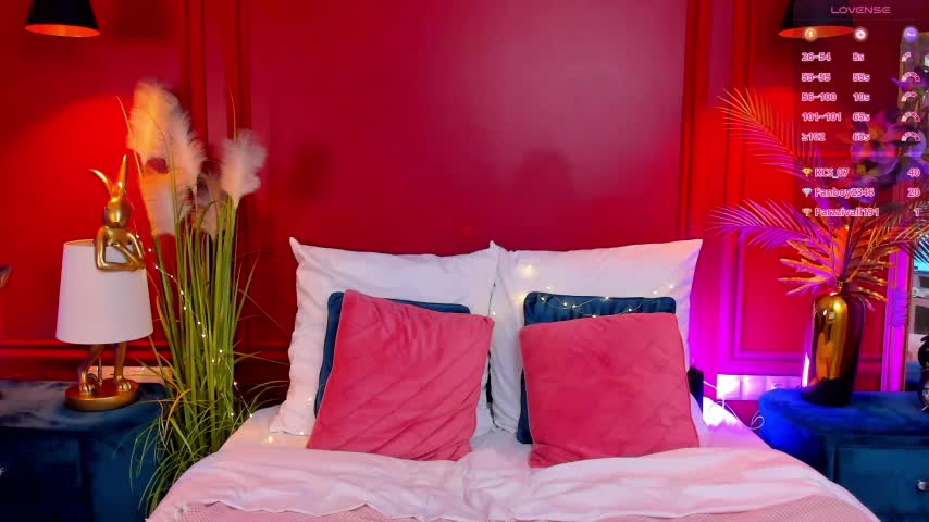 GiaCale Live Sex December 13, 2025