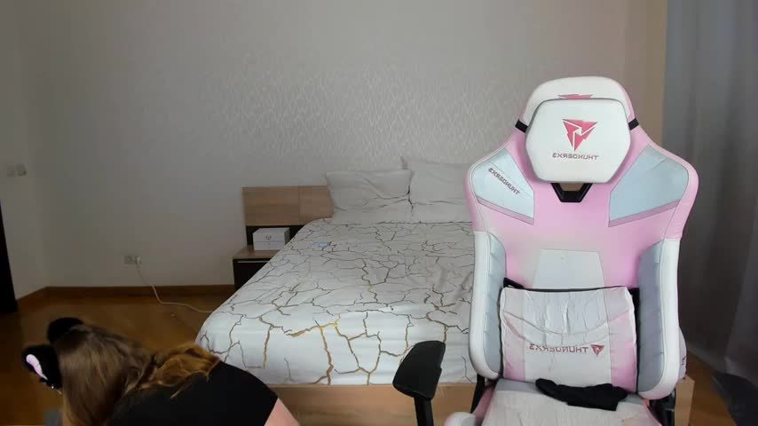 Cowell_Adelina Live Sex December 14, 2025