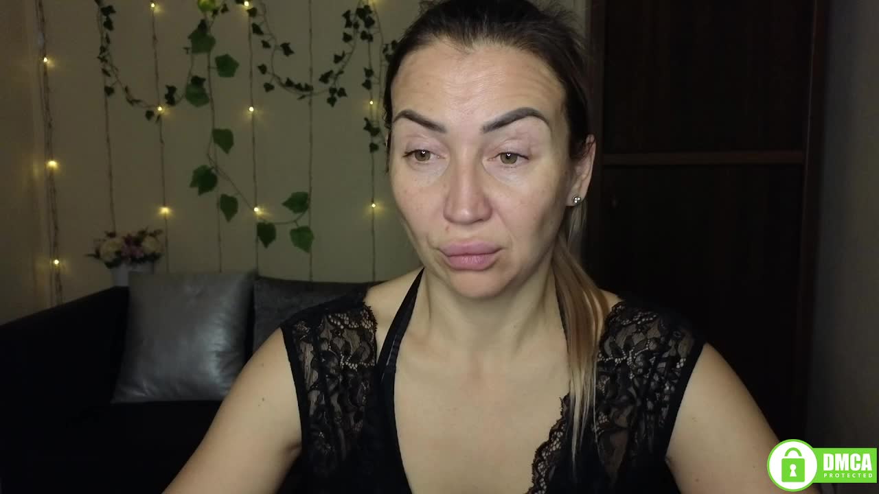 Jullyblondkiss Live Sex November 29, 2025