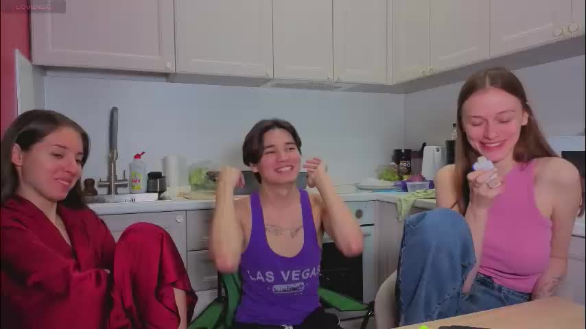 ihavepaws33 Live Sex December 13, 2025