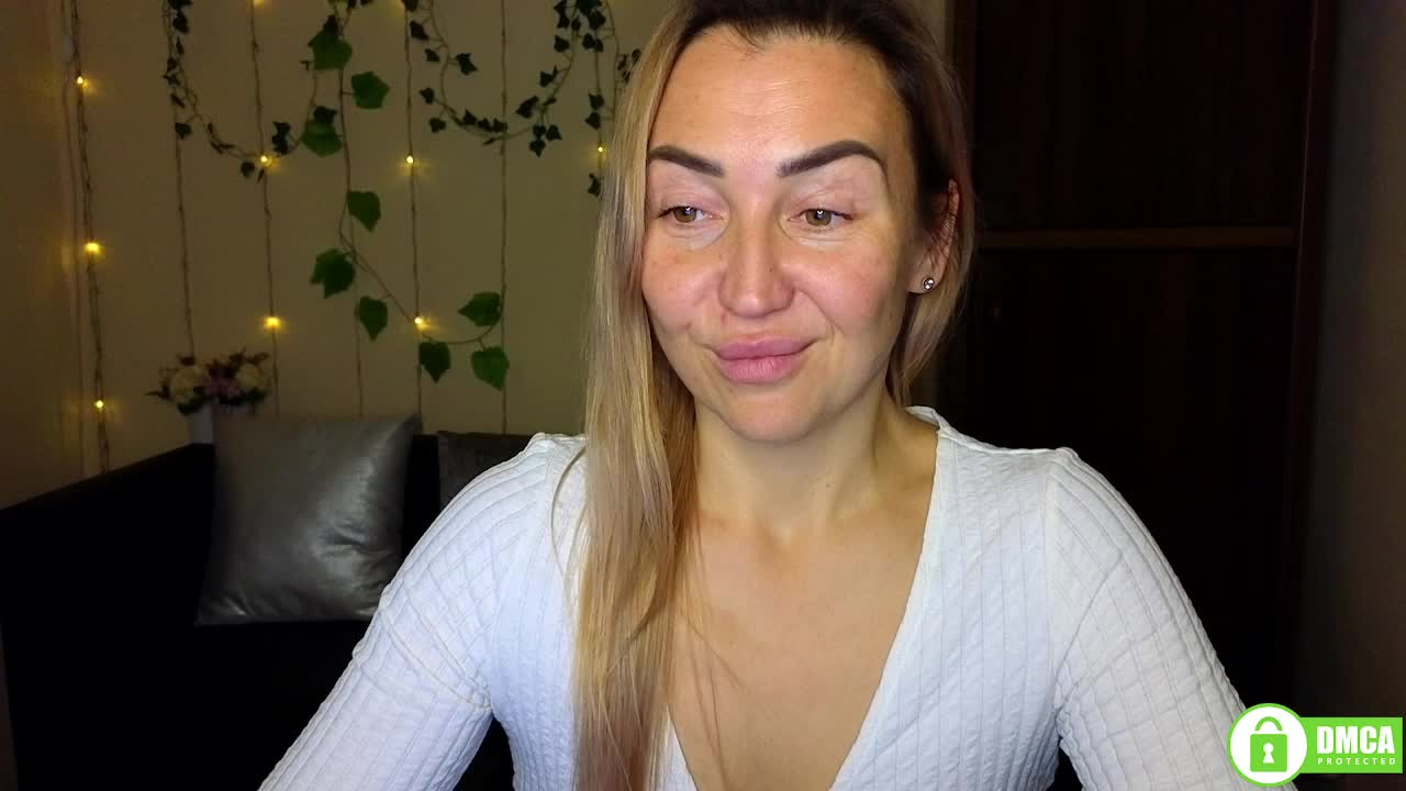 Jullyblondkiss Live Sex November 30, 2025