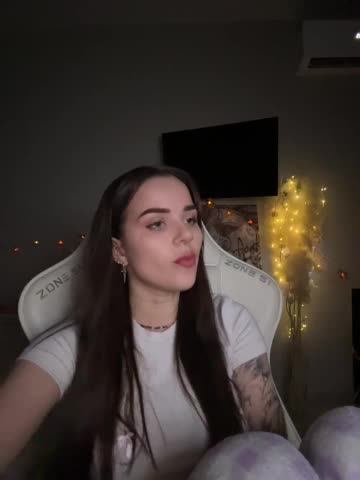 MiniNika Live Sex November 28, 2025