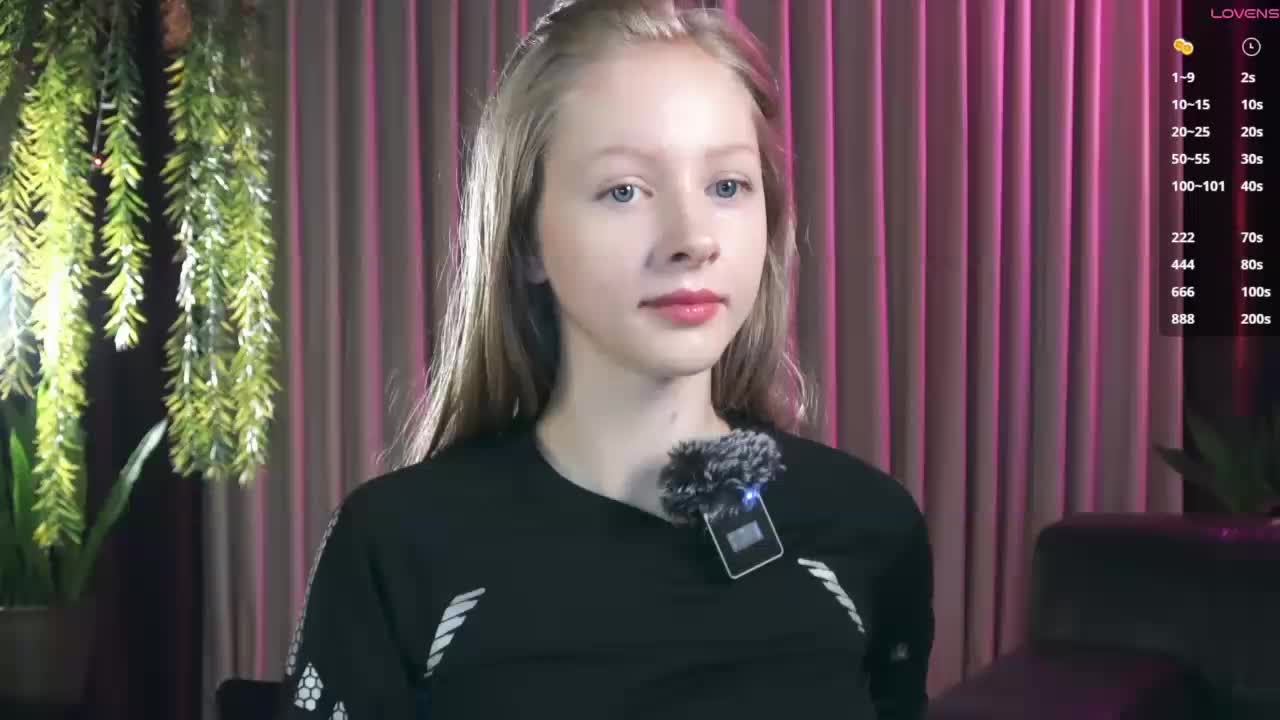 MiaVebes Live Sex December 13, 2025