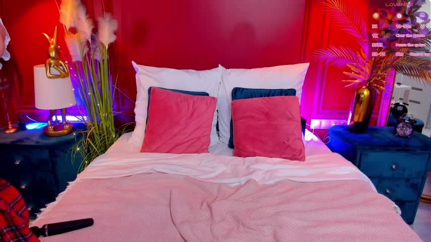 GiaCale Live Sex December 13, 2025