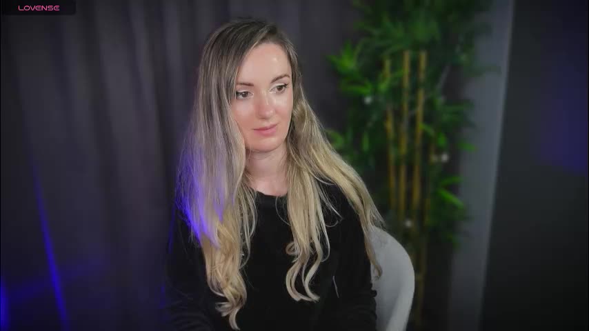 misswiney Live Sex December 14, 2025