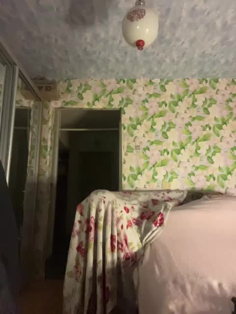 little-devil Live Sex December 12, 2025