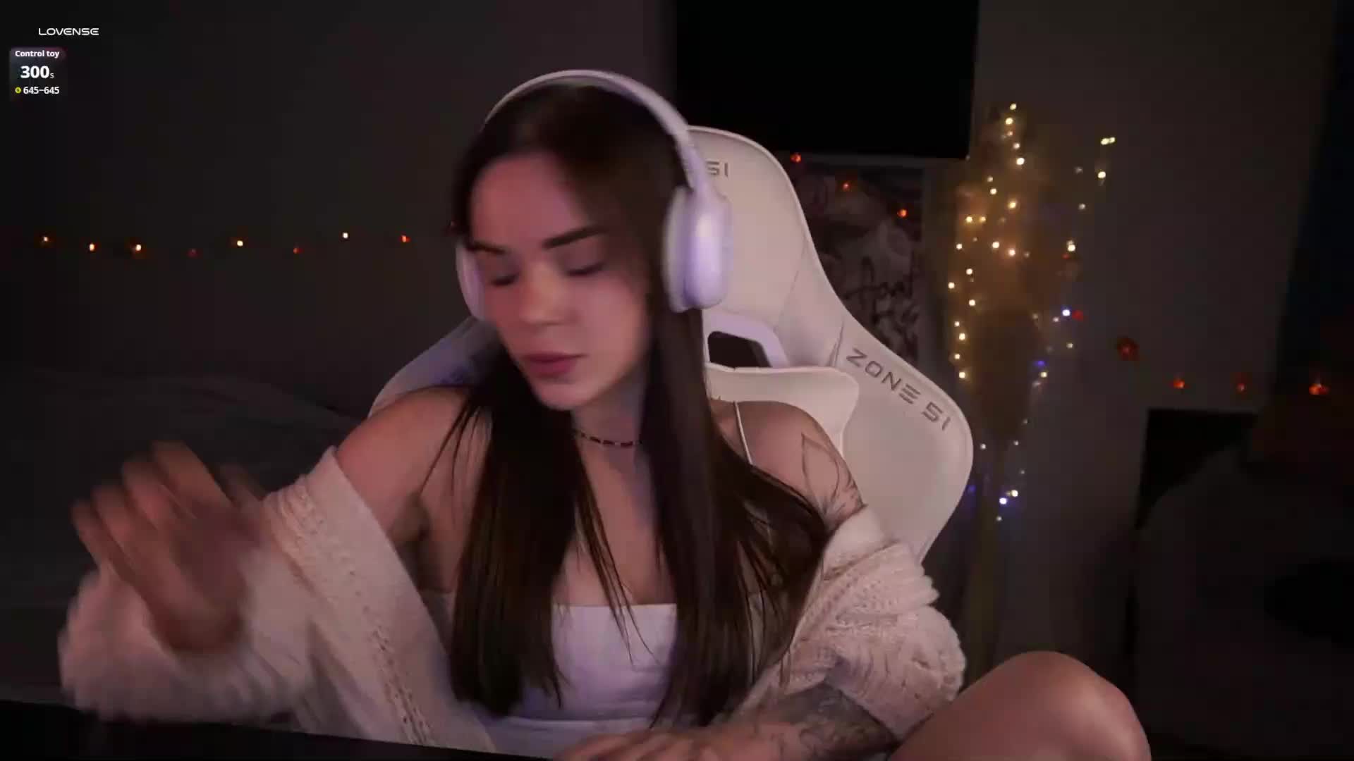 MiniNika Live Sex November 27, 2025