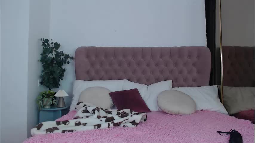 little_cu1tie Live Sex November 29, 2025