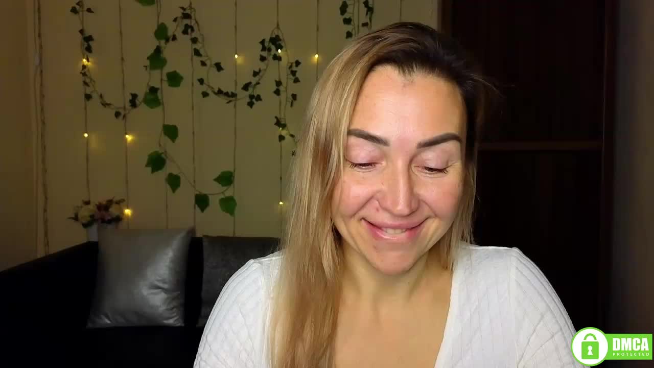 Jullyblondkiss Live Sex November 30, 2025