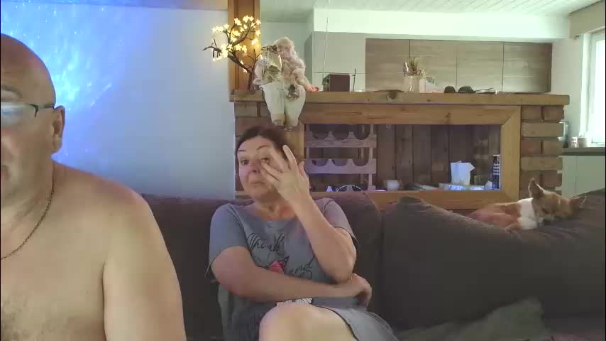 sanroom Live Sex December 14, 2025