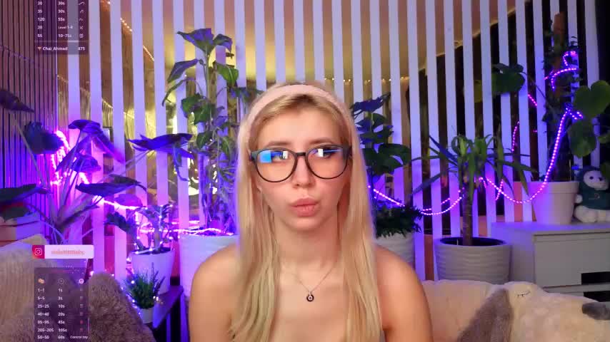 -Violettttta- Live Sex December 1, 2025