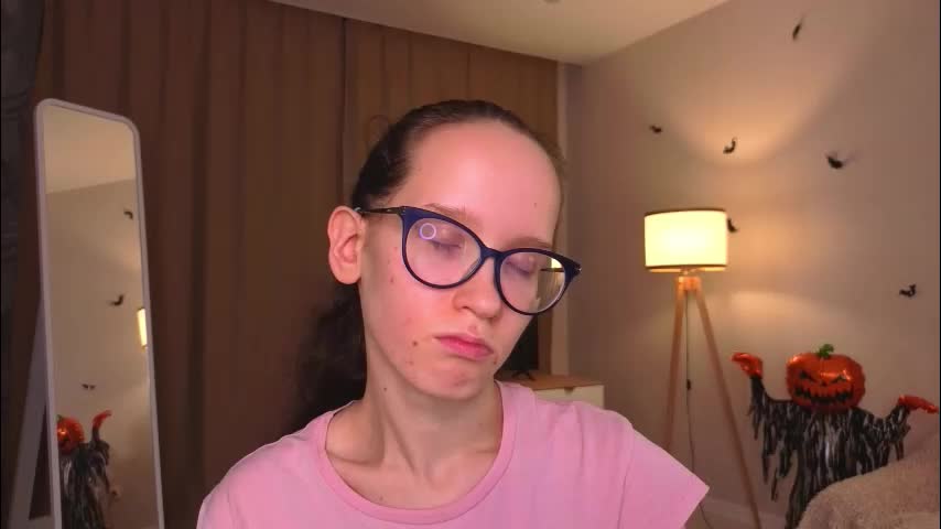 lynettebails Live Sex December 1, 2025