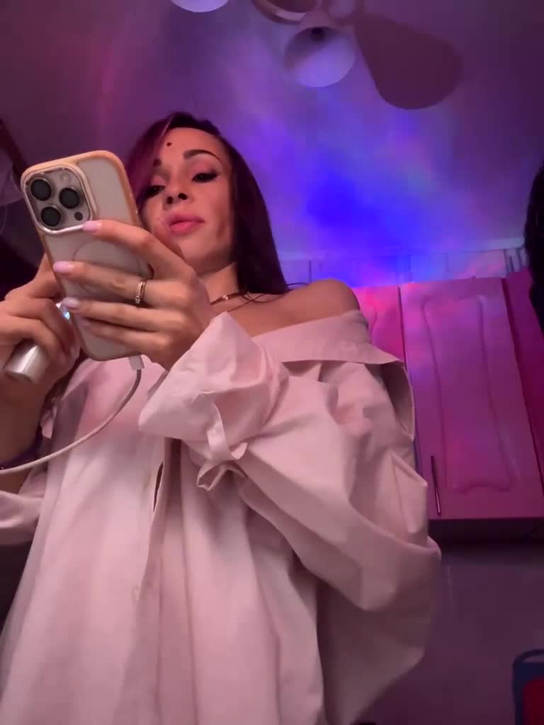 VIP17CoupleDream Live Sex December 13, 2025