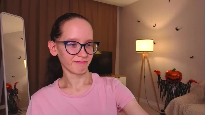 lynettebails Live Sex December 1, 2025