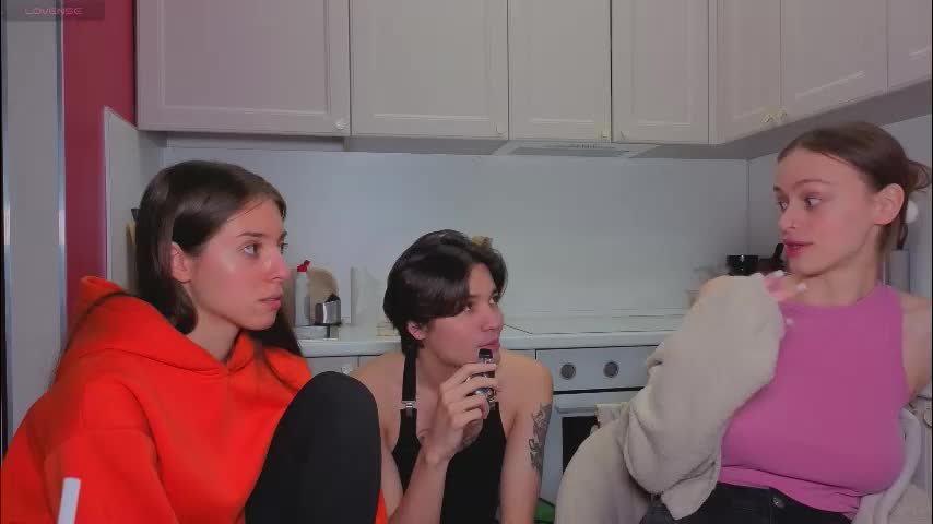 ihavepaws33 Live Sex December 13, 2025