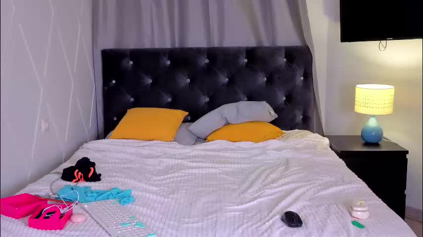 tinasiner Live Sex December 2, 2025